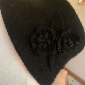 Elegant Black Women's Wool Hat with Flower detail